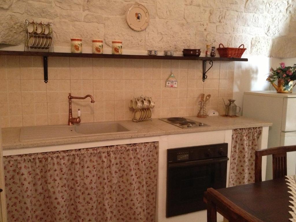 Trullicolarossa Villa Alberobello Room photo